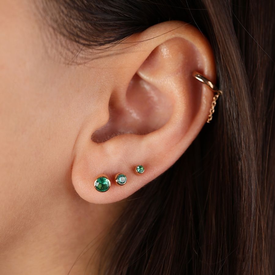 Золотая серьга с натуральным изумрудом Пирсинг Emerald Elia