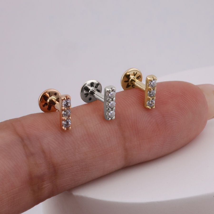 Золотая Серьга Пирсинг с бриллиантами 0,06ct Diamond White Gleam
