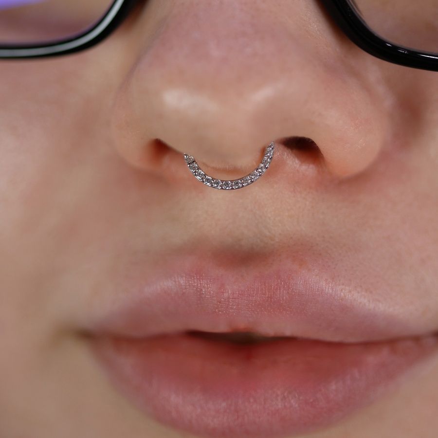 Золотая серьга для пирсинга носа White Solya Nose